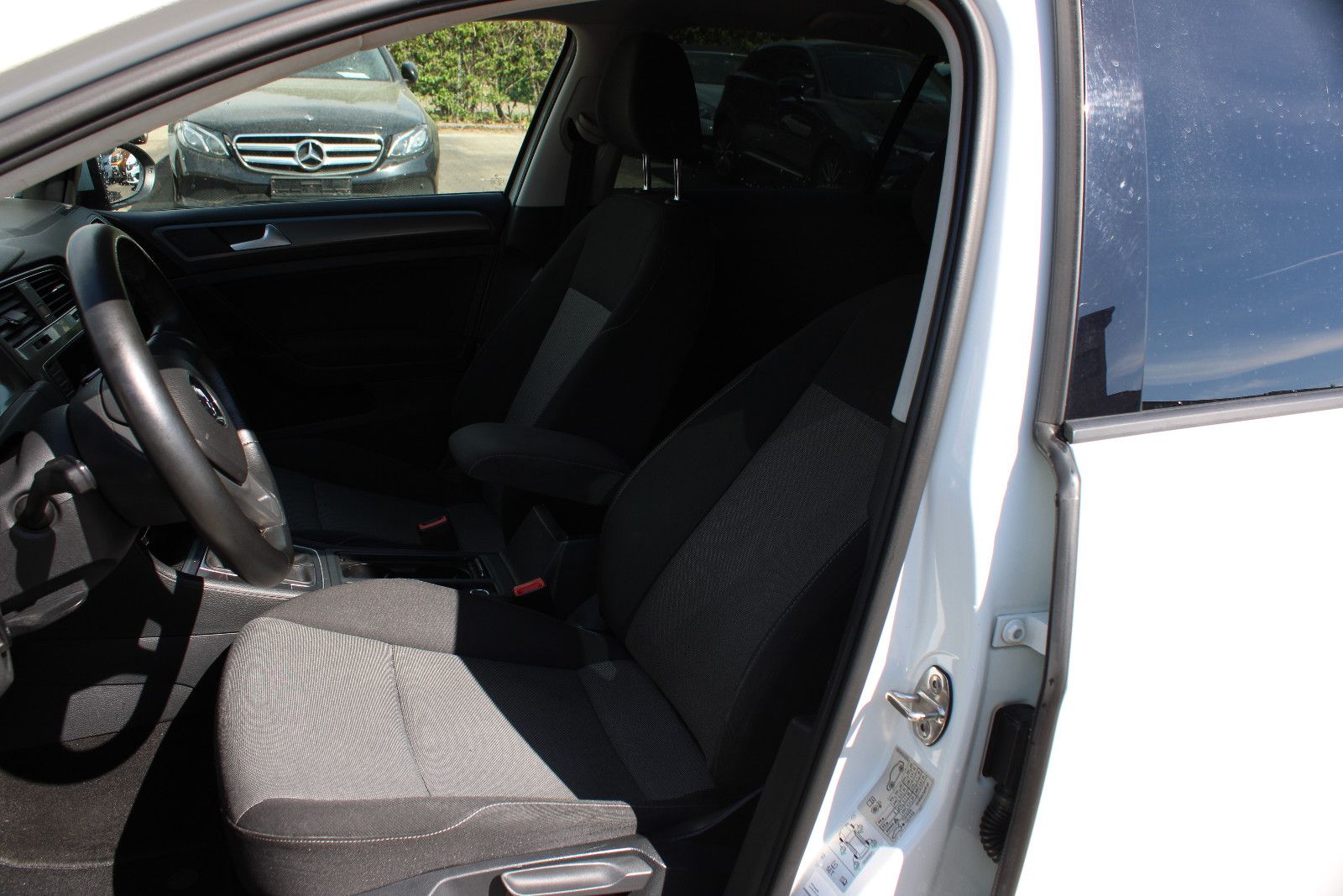 Fahrzeugabbildung Volkswagen Golf 1.6 TDI  Variant Navi,Klima