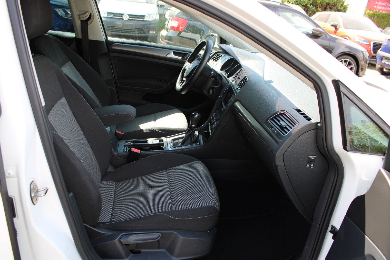Fahrzeugabbildung Volkswagen Golf 1.6 TDI  Variant Navi,Klima