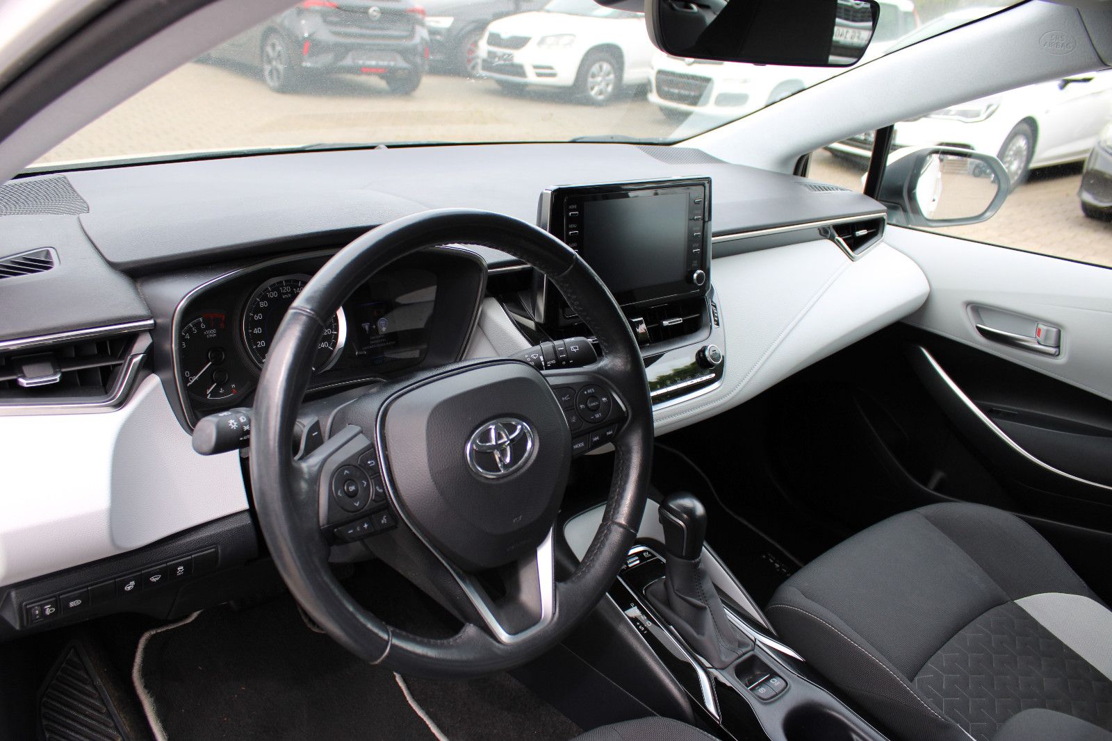 Fahrzeugabbildung Toyota Corolla 2,0 Hybrid Touring Sports Kamrea,Navi,LH