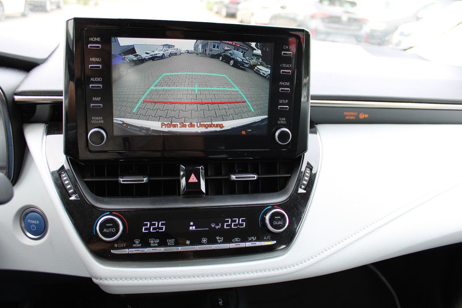 Fahrzeugabbildung Toyota Corolla 2,0 Hybrid Touring Sports Kamrea,Navi,LH