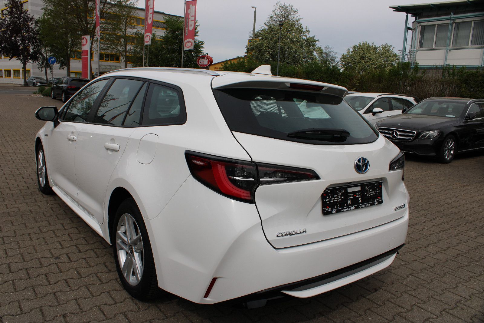 Fahrzeugabbildung Toyota Corolla 2,0 Hybrid Touring Sports Kamrea,Navi,LH