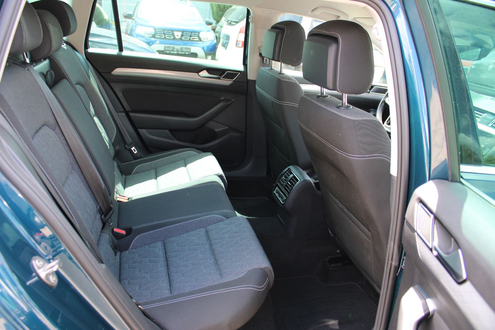 Fahrzeugabbildung Volkswagen Passat Variant 2.0 TDI SCR DSG