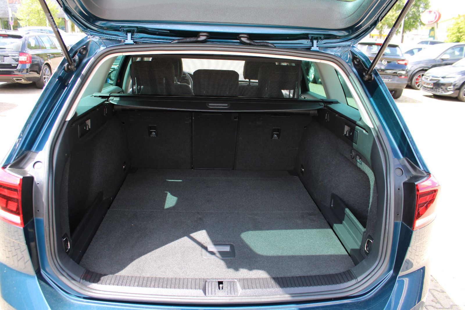 Fahrzeugabbildung Volkswagen Passat Variant 2.0 TDI SCR DSG