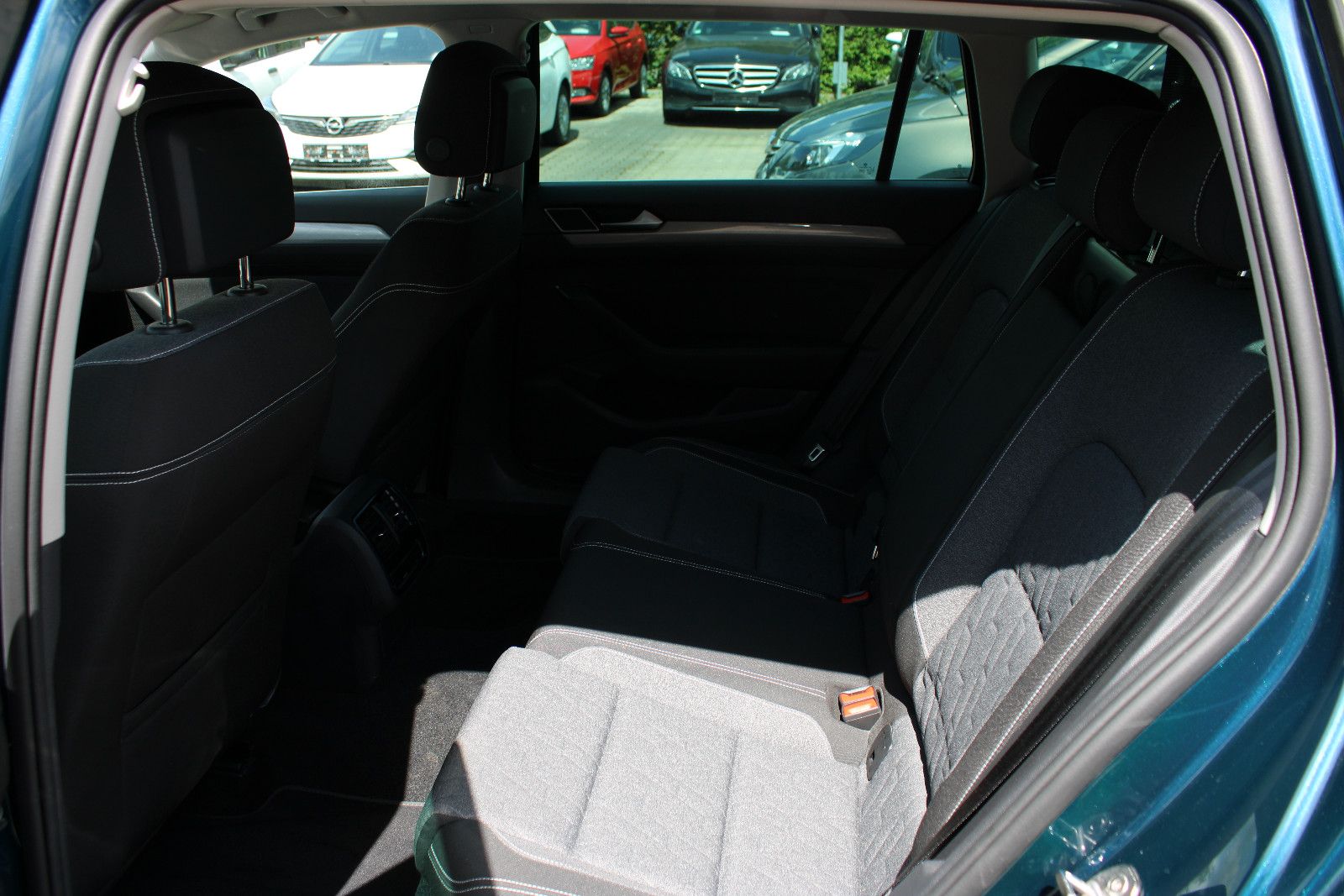 Fahrzeugabbildung Volkswagen Passat Variant 2.0 TDI SCR DSG