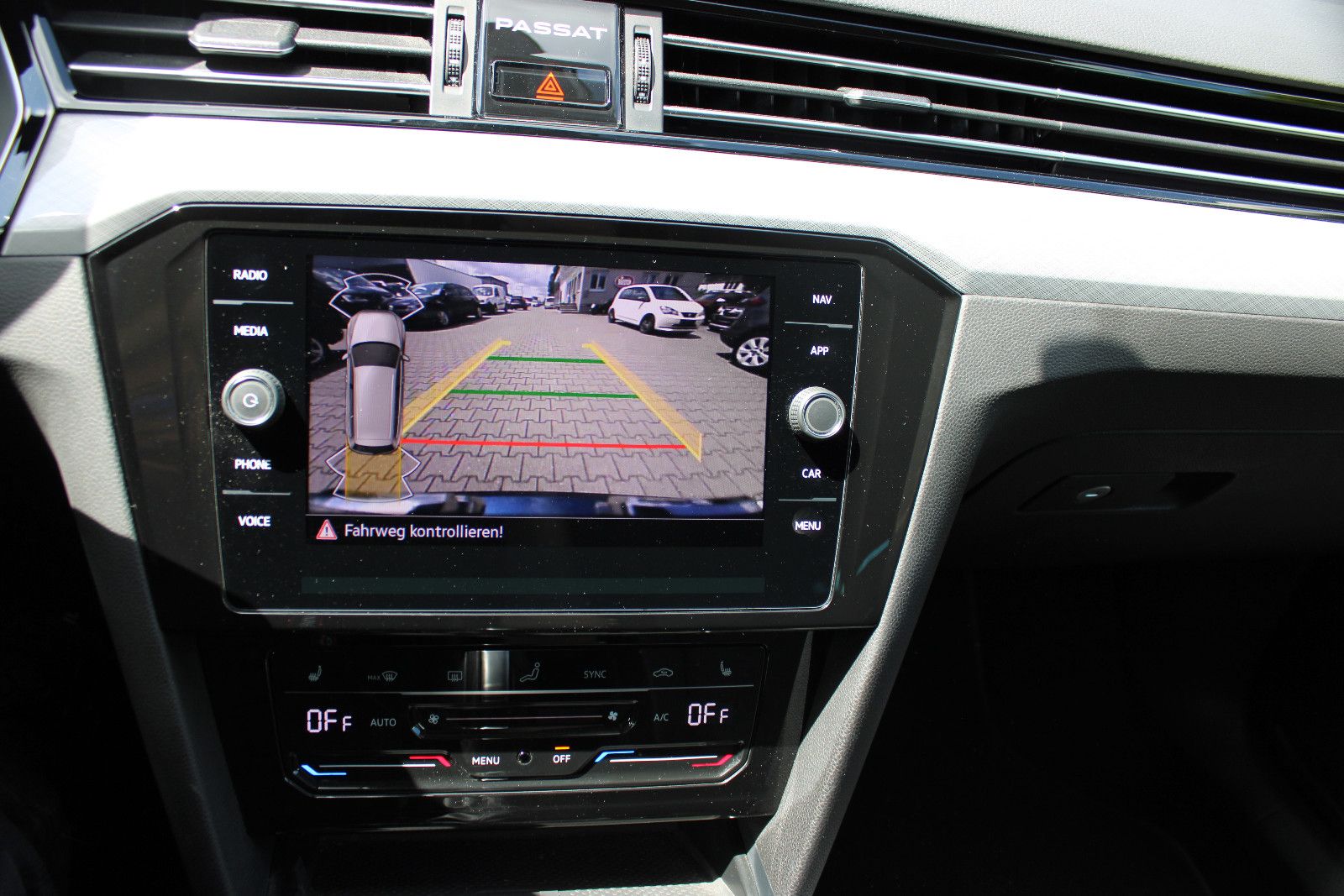 Fahrzeugabbildung Volkswagen Passat Variant 2.0 TDI SCR DSG
