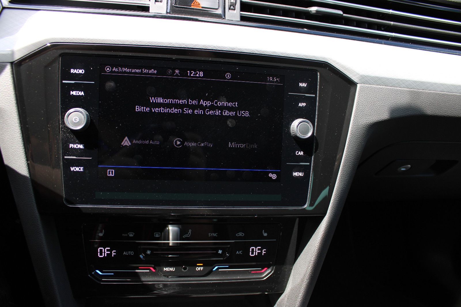 Fahrzeugabbildung Volkswagen Passat Variant 2.0 TDI SCR DSG