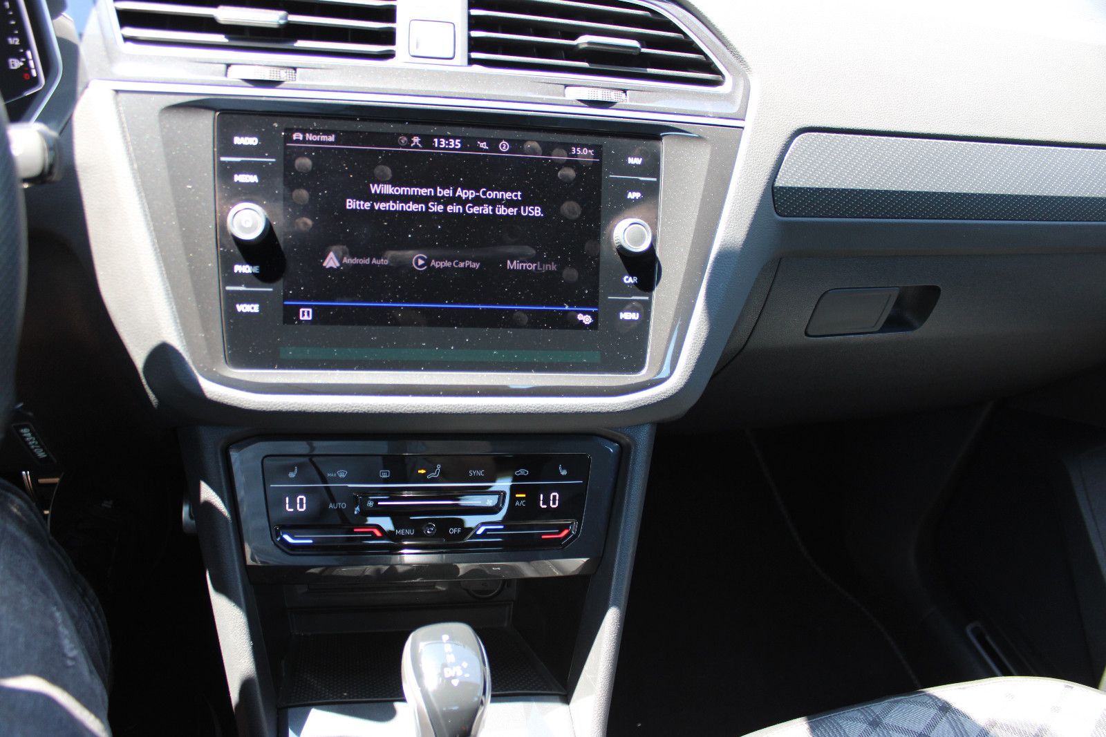Fahrzeugabbildung Volkswagen Tiguan 2.0 TSI DSG 4MOTION R-Line
