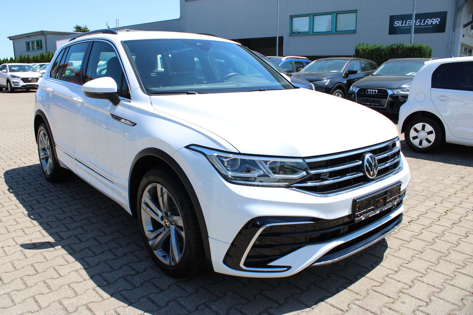 Fahrzeugabbildung Volkswagen Tiguan 2.0 TSI DSG 4MOTION R-Line