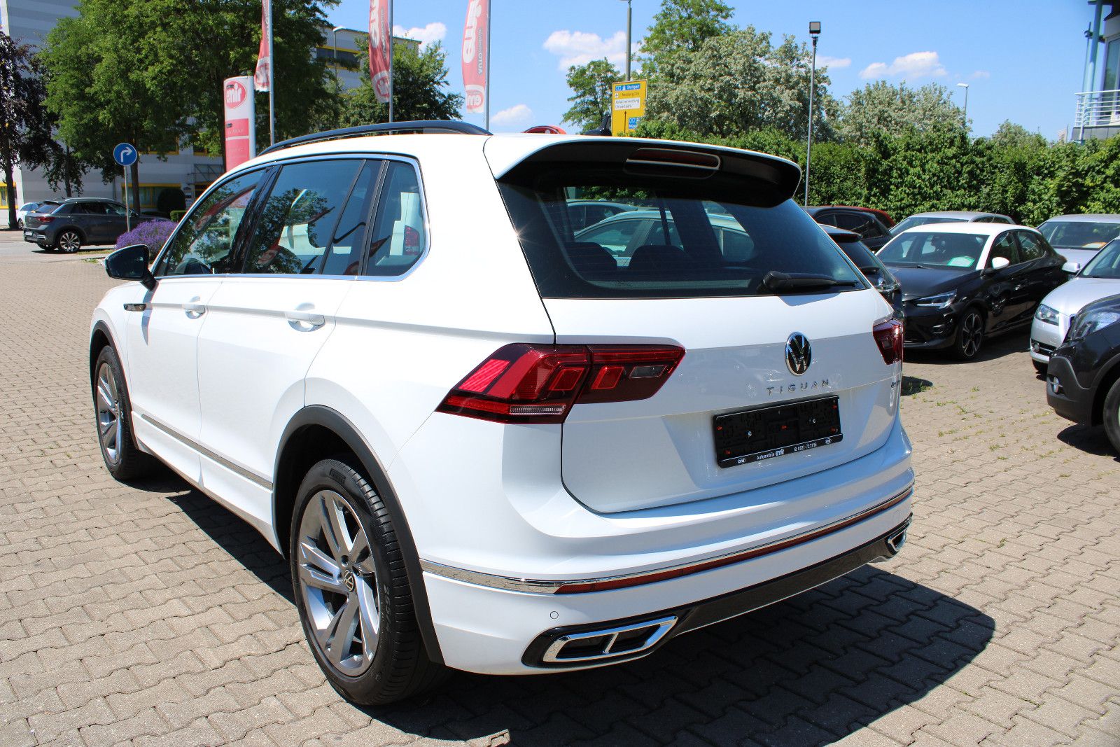 Fahrzeugabbildung Volkswagen Tiguan 2.0 TSI DSG 4MOTION R-Line