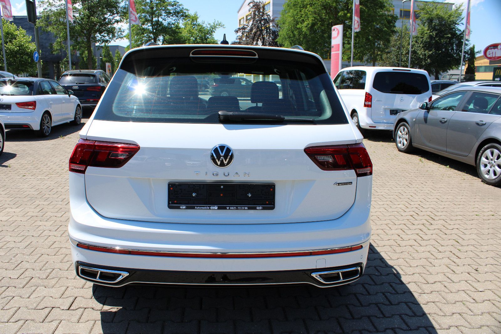 Fahrzeugabbildung Volkswagen Tiguan 2.0 TSI DSG 4MOTION R-Line