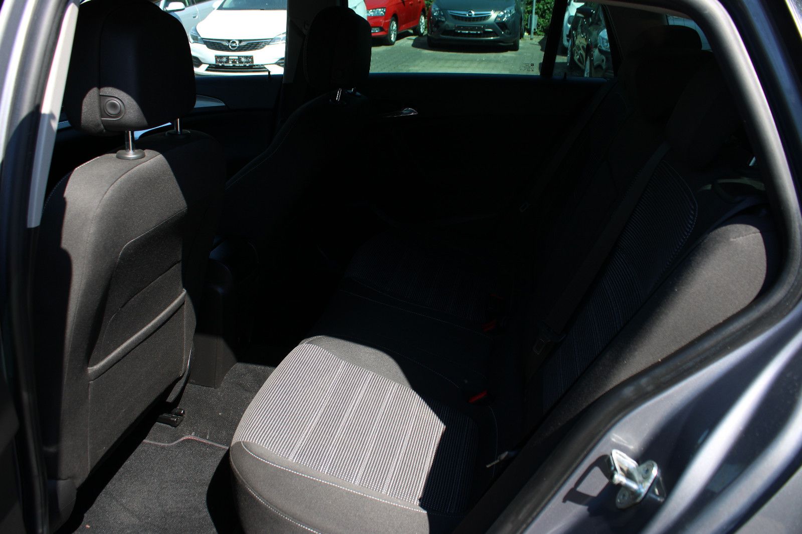 Fahrzeugabbildung Opel Insignia Sports Tourer 1.4 T Kamera,Navi,AHK