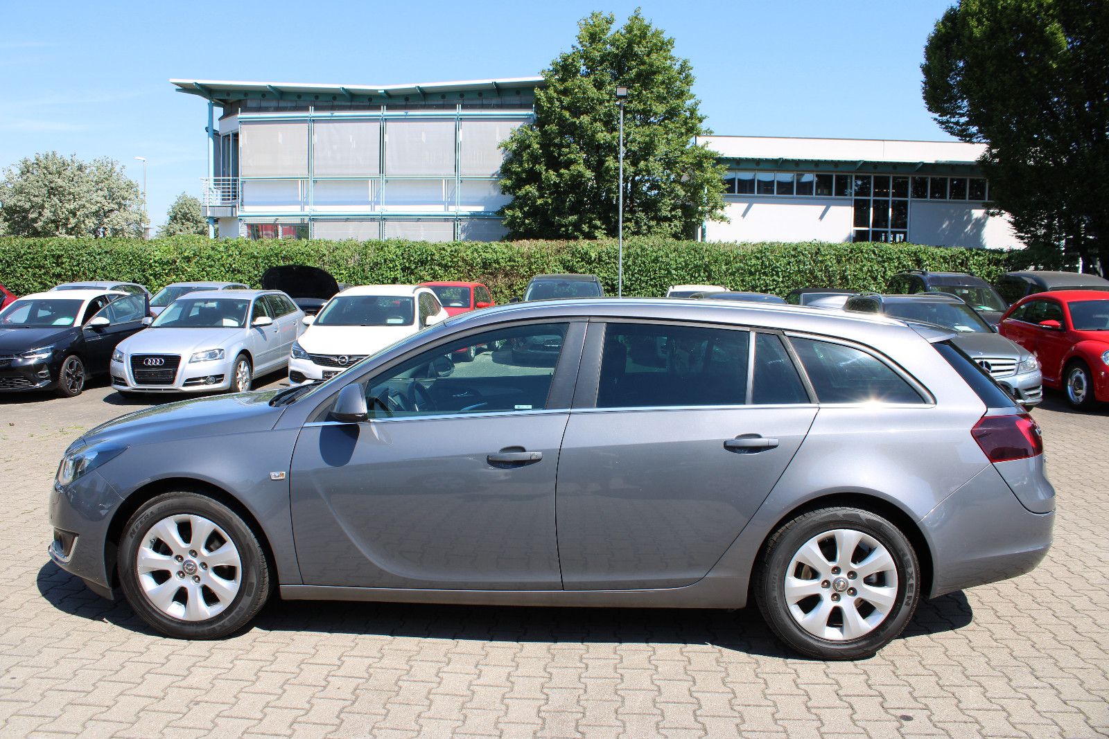 Fahrzeugabbildung Opel Insignia Sports Tourer 1.4 T Kamera,Navi,AHK