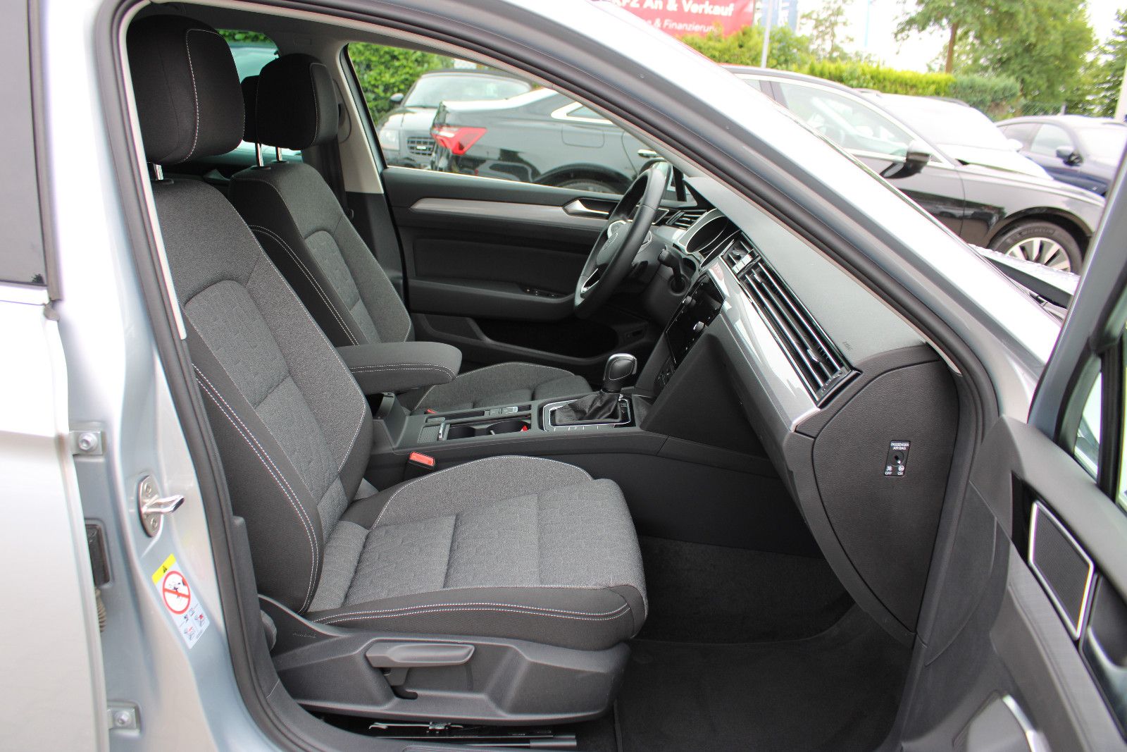 Fahrzeugabbildung Volkswagen Passat Variant 2.0 TDI SCR DSG Elegance Variant