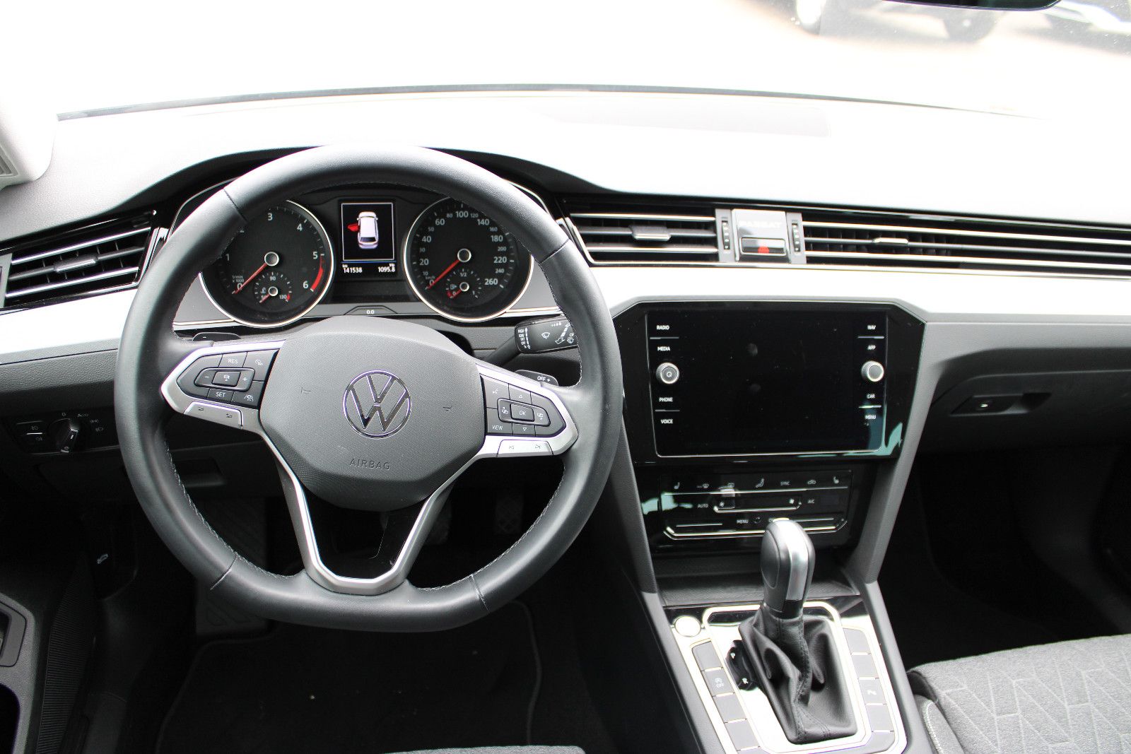 Fahrzeugabbildung Volkswagen Passat Variant 2.0 TDI SCR DSG Elegance Variant