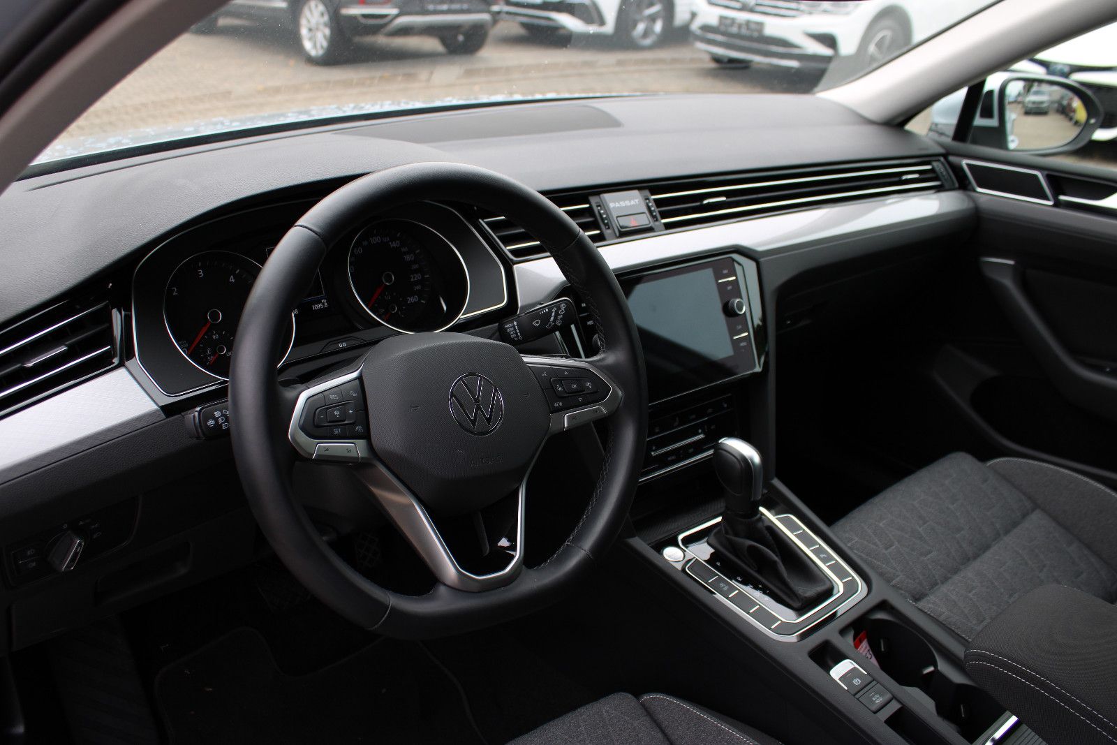 Fahrzeugabbildung Volkswagen Passat Variant 2.0 TDI SCR DSG Elegance Variant