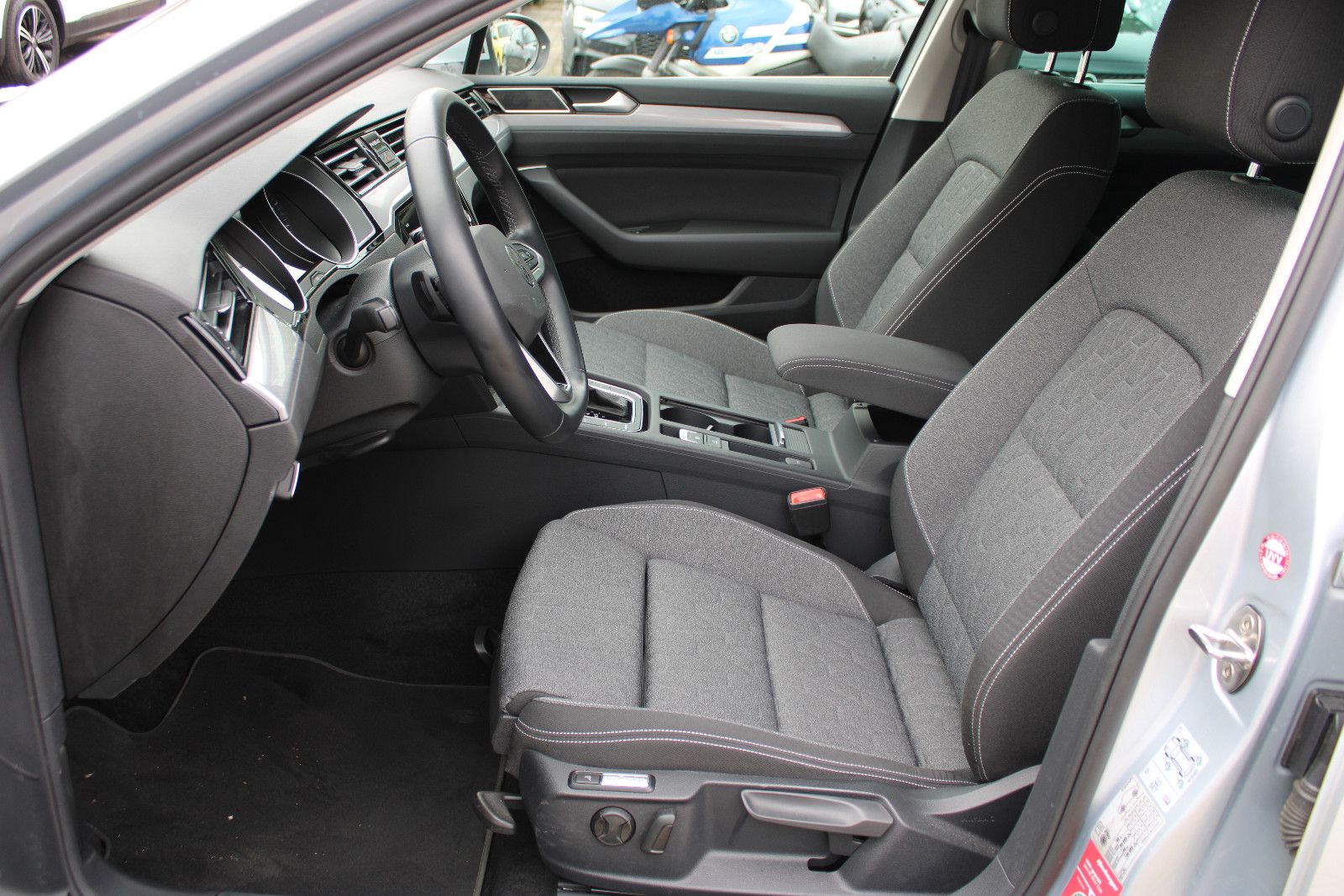 Fahrzeugabbildung Volkswagen Passat Variant 2.0 TDI SCR DSG Elegance Variant