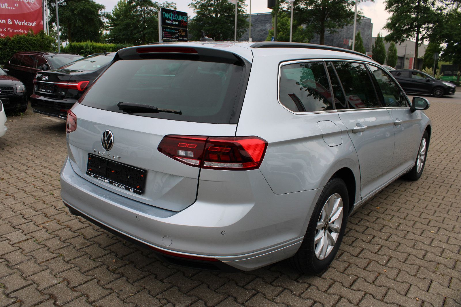 Fahrzeugabbildung Volkswagen Passat Variant 2.0 TDI SCR DSG Elegance Variant