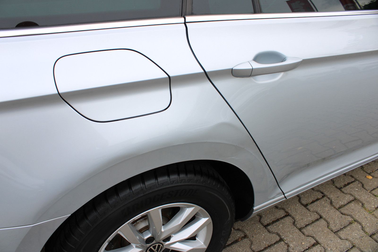 Fahrzeugabbildung Volkswagen Passat Variant 2.0 TDI SCR DSG Elegance Variant