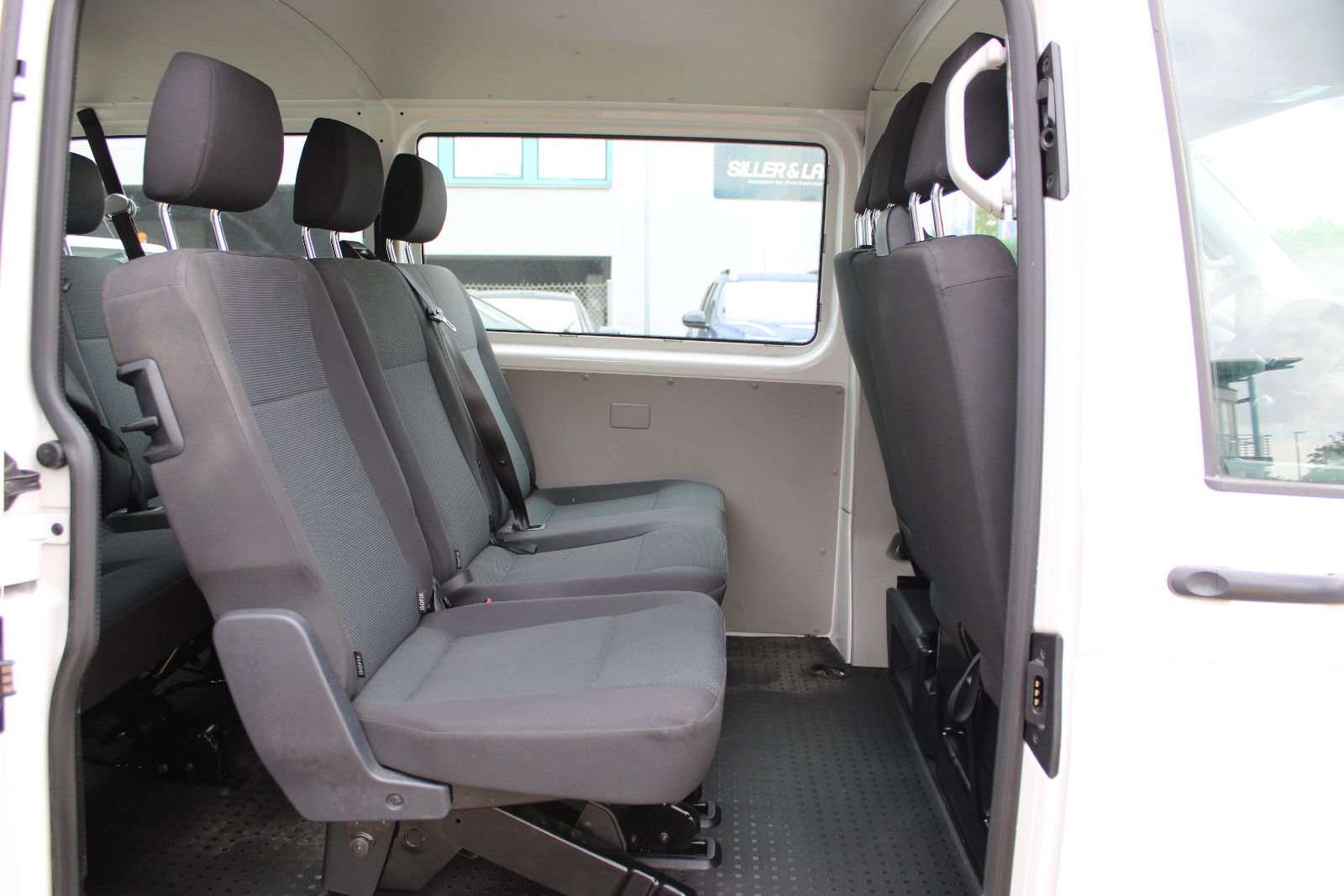 Fahrzeugabbildung Volkswagen T6 Transporter 9.Sitzer Klima,PDC 1.Hand