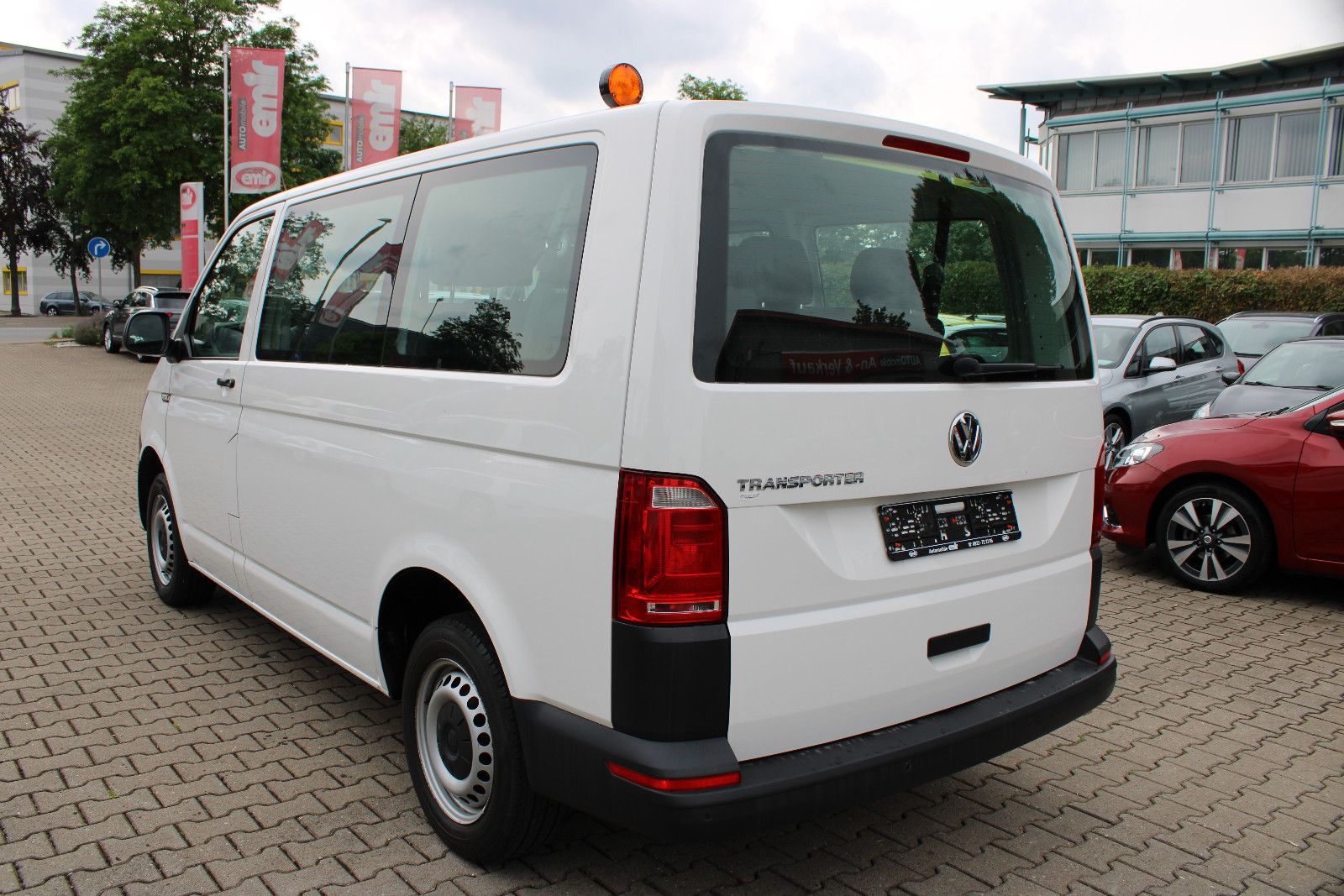 Fahrzeugabbildung Volkswagen T6 Transporter 9.Sitzer Klima,PDC 1.Hand