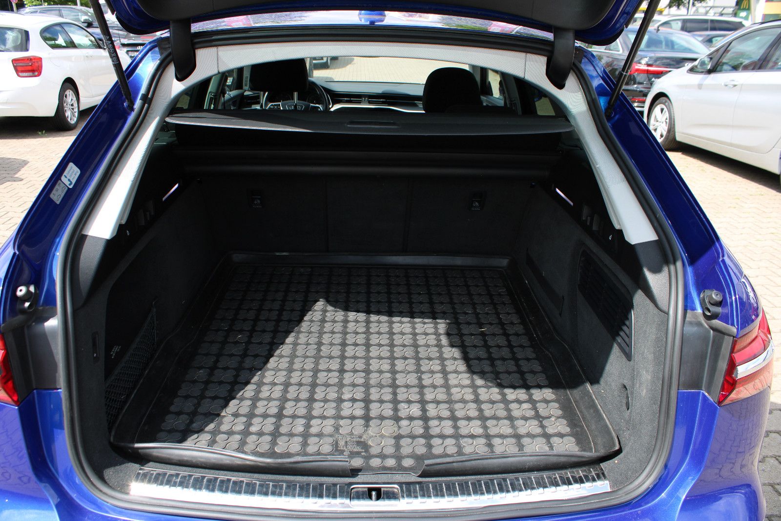 Fahrzeugabbildung Audi A6 40 TDI S tronic S line Avant Navi,Matrix,Kame