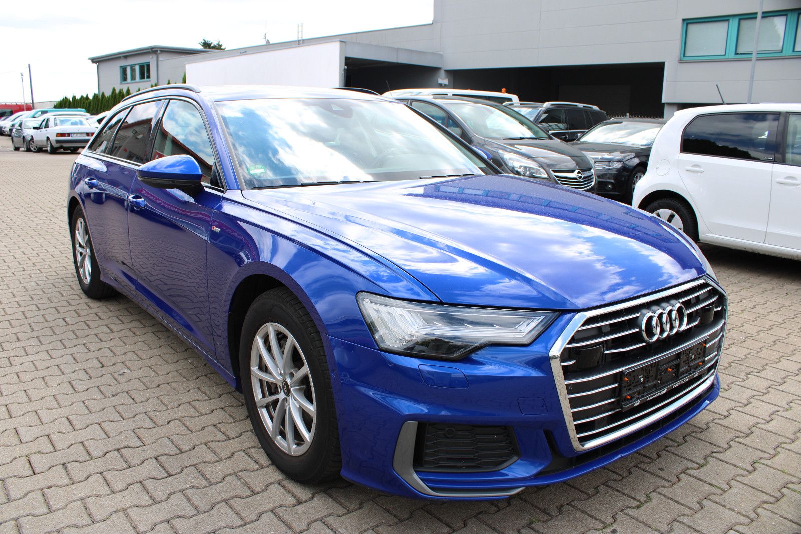 Fahrzeugabbildung Audi A6 40 TDI S tronic S line Avant Navi,Matrix,Kame