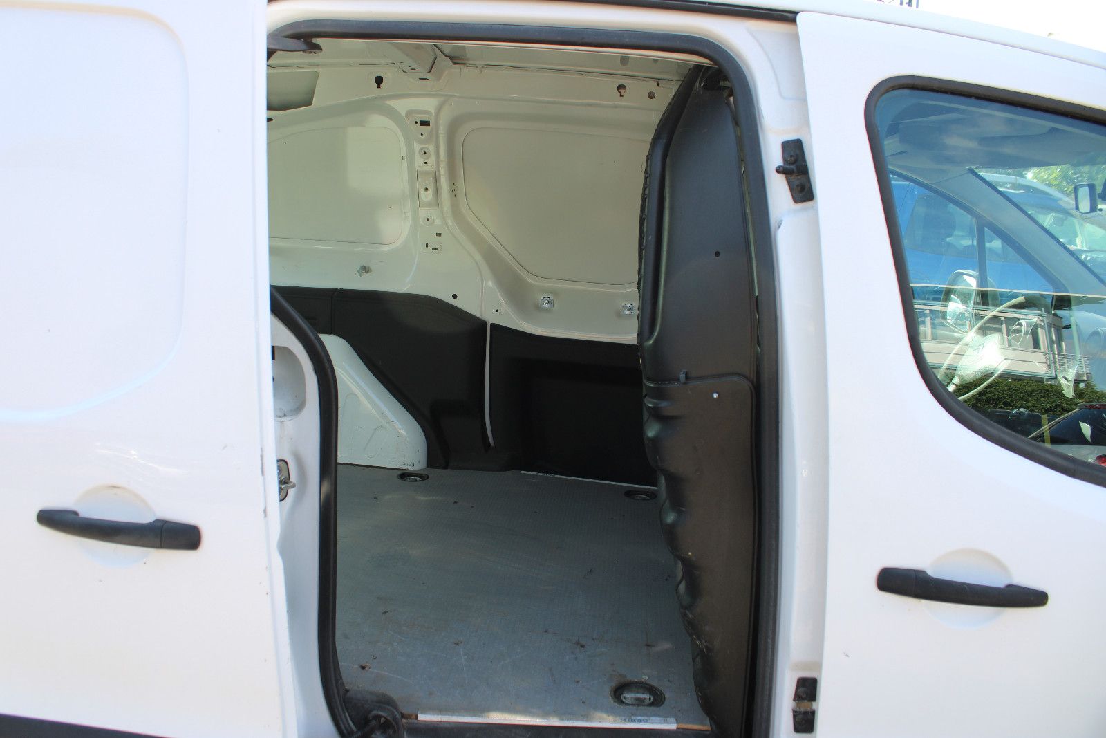 Fahrzeugabbildung Citroën Berlingo Kasten AHK,PDC