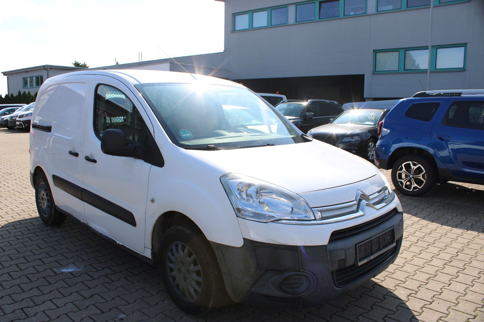 Fahrzeugabbildung Citroën Berlingo Kasten AHK,PDC