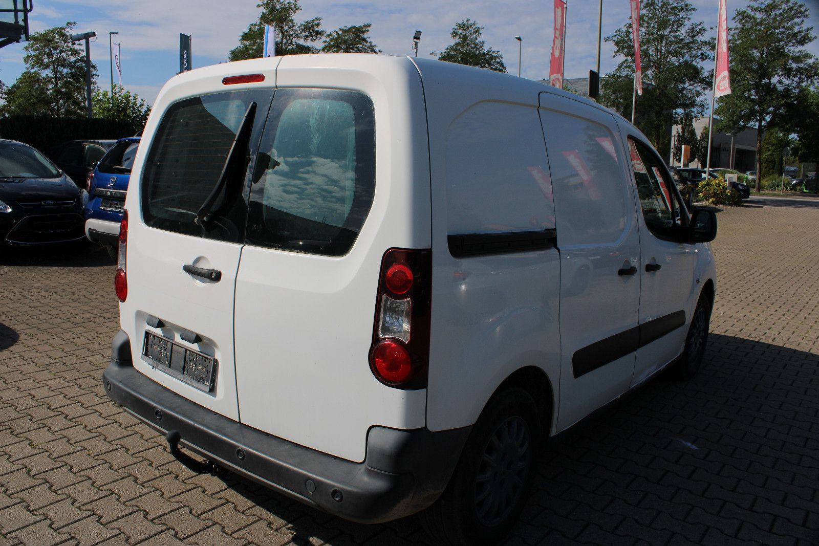 Fahrzeugabbildung Citroën Berlingo Kasten AHK,PDC