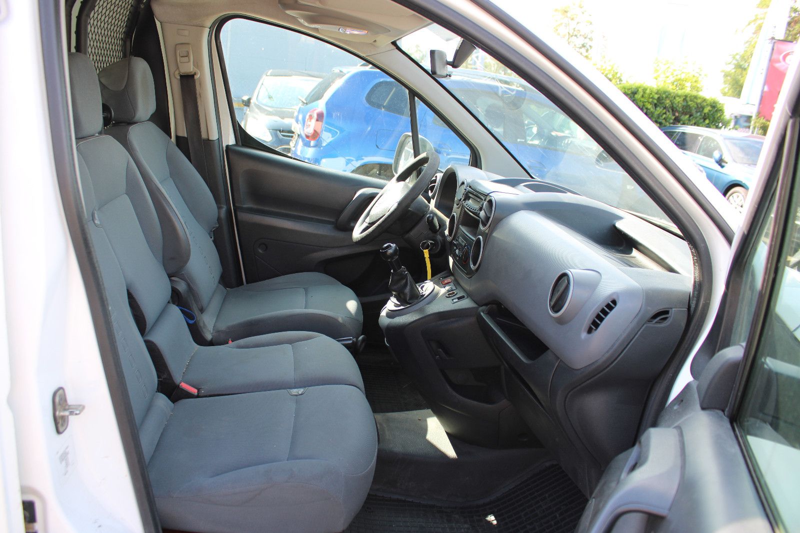 Fahrzeugabbildung Citroën Berlingo Kasten AHK,PDC