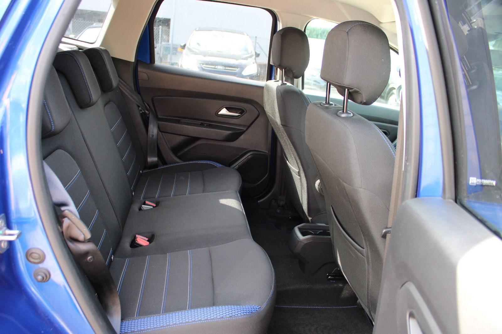 Fahrzeugabbildung Dacia Duster TCe 100 LPG Navi,PDC,Kamera,2WD Essential