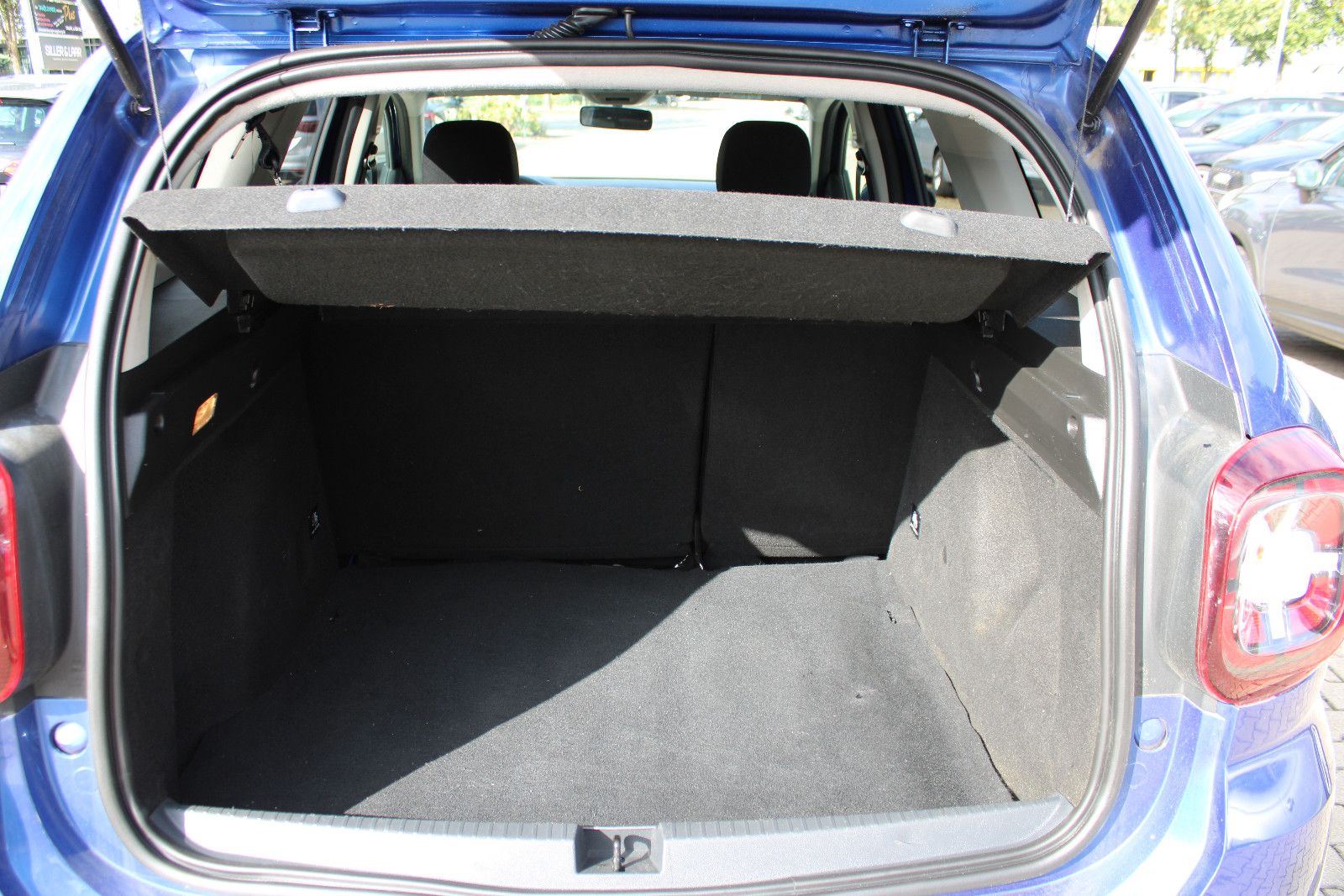 Fahrzeugabbildung Dacia Duster TCe 100 LPG Navi,PDC,Kamera,2WD Essential