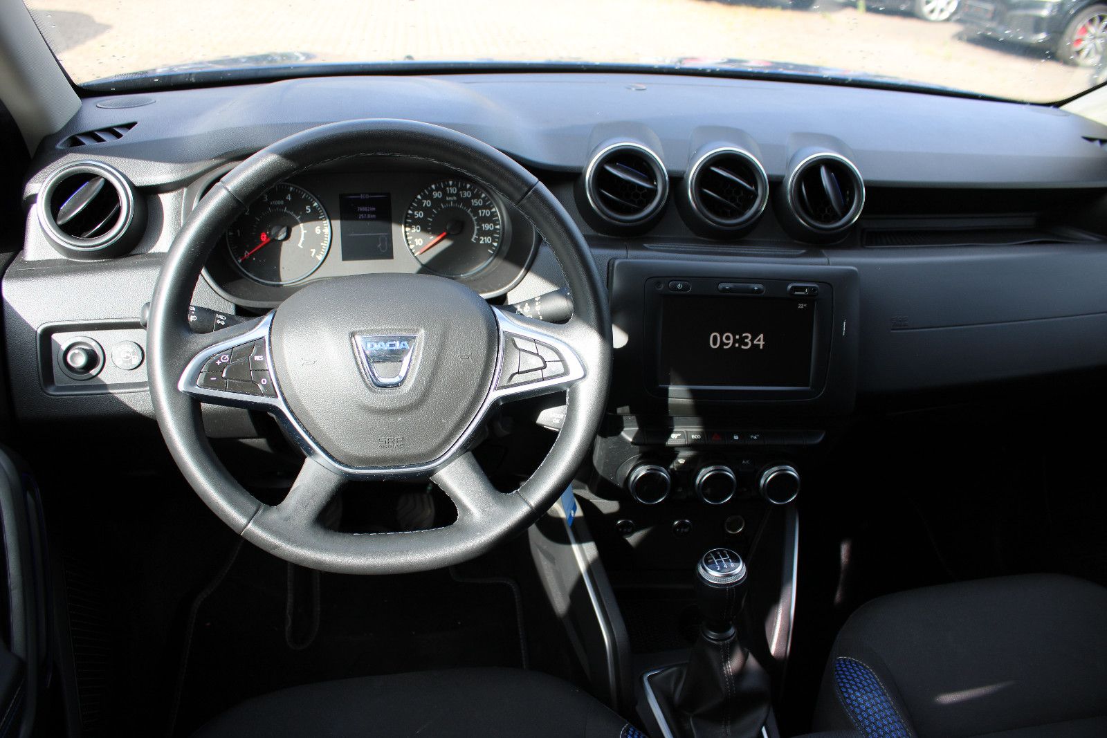 Fahrzeugabbildung Dacia Duster TCe 100 LPG Navi,PDC,Kamera,2WD Essential
