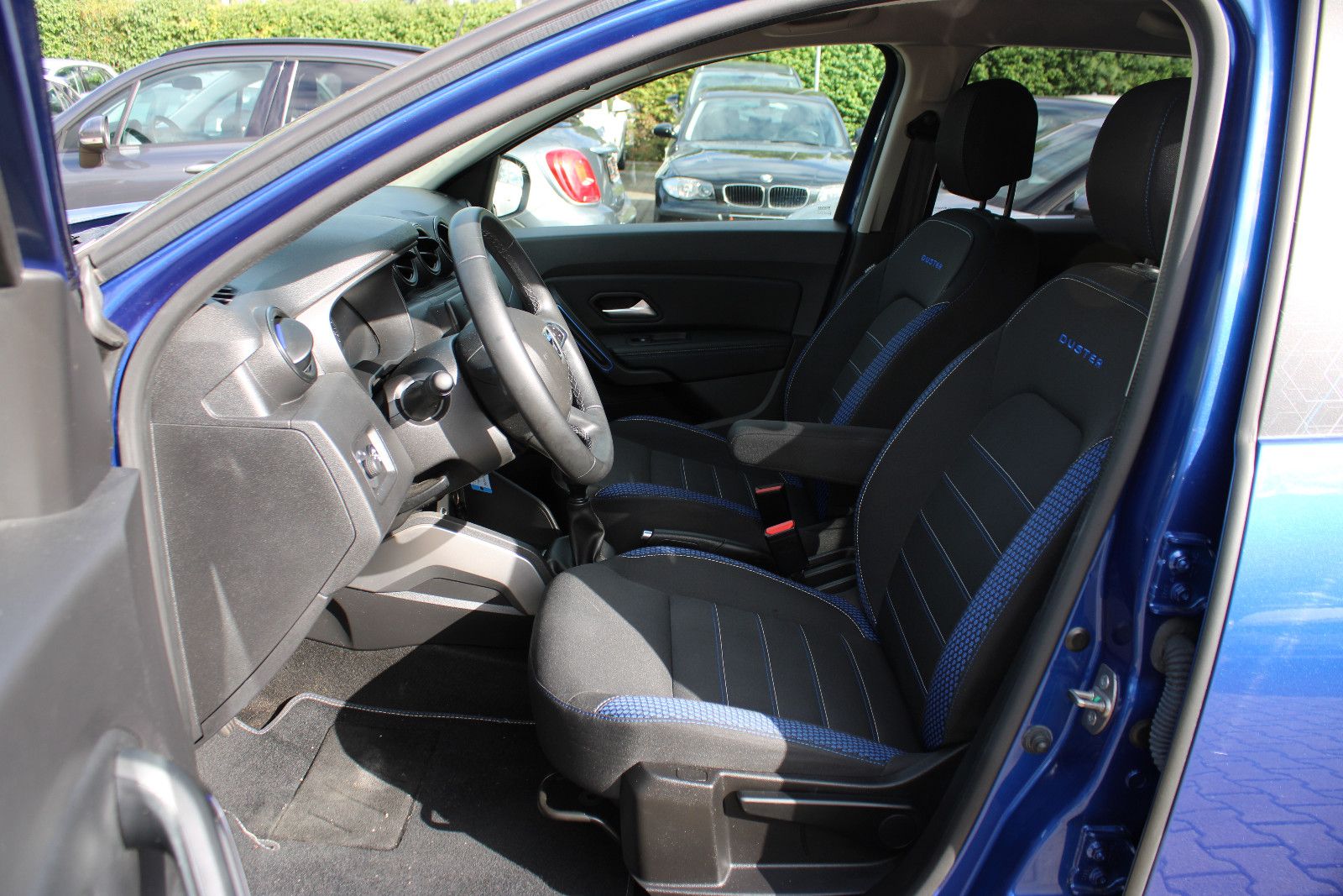 Fahrzeugabbildung Dacia Duster TCe 100 LPG Navi,PDC,Kamera,2WD Essential