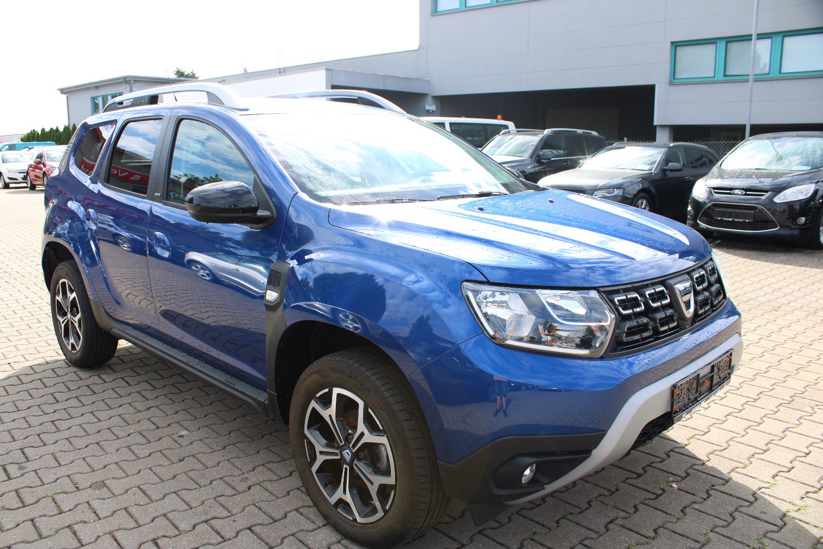 Fahrzeugabbildung Dacia Duster TCe 100 LPG Navi,PDC,Kamera,2WD Essential