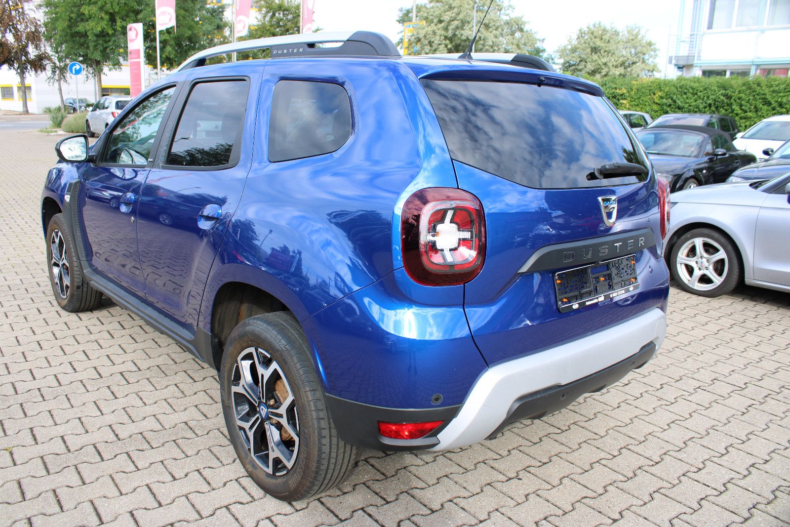 Fahrzeugabbildung Dacia Duster TCe 100 LPG Navi,PDC,Kamera,2WD Essential