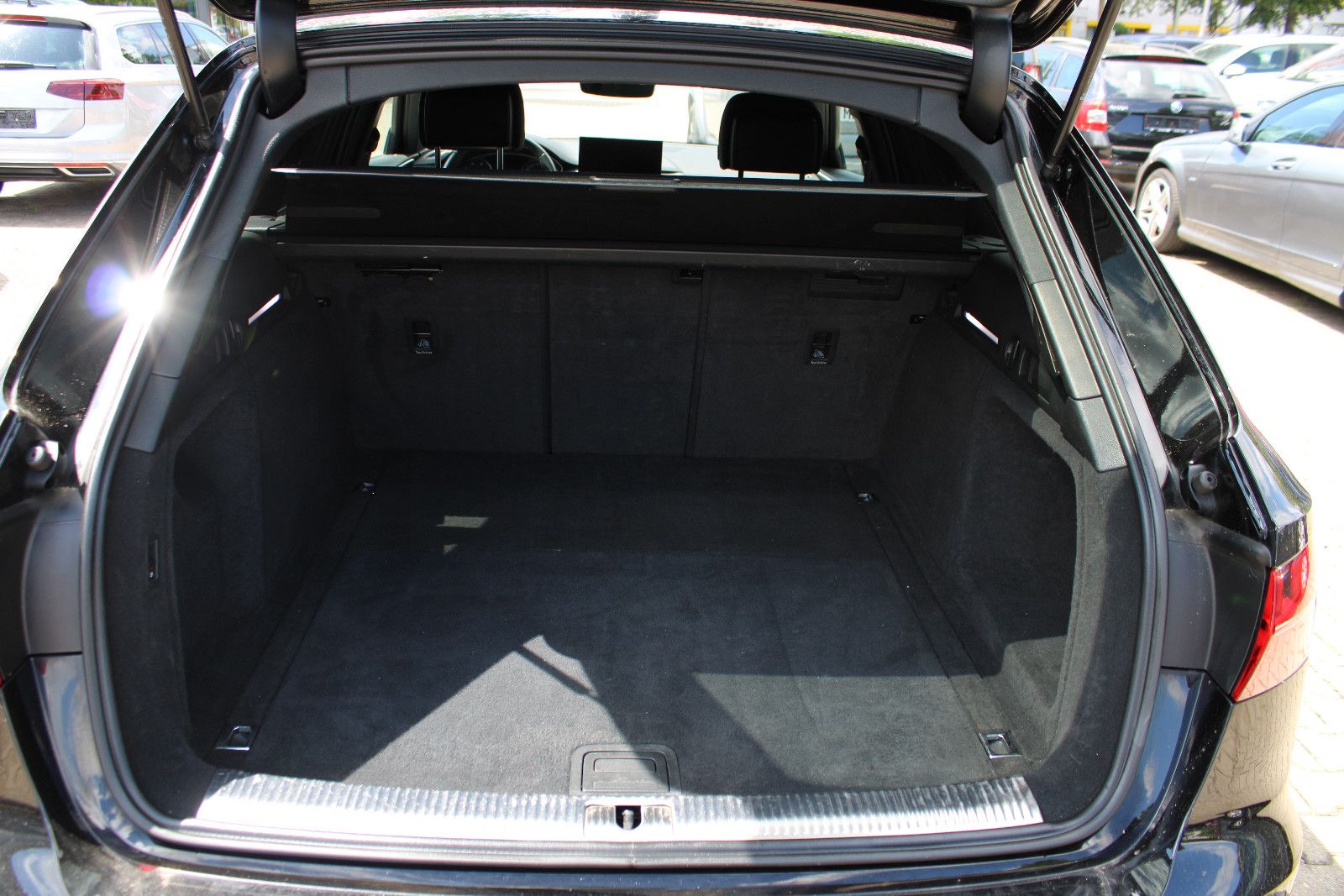 Fahrzeugabbildung Audi A4 40 TDI S tronic quattro Matrix-LED AHK
