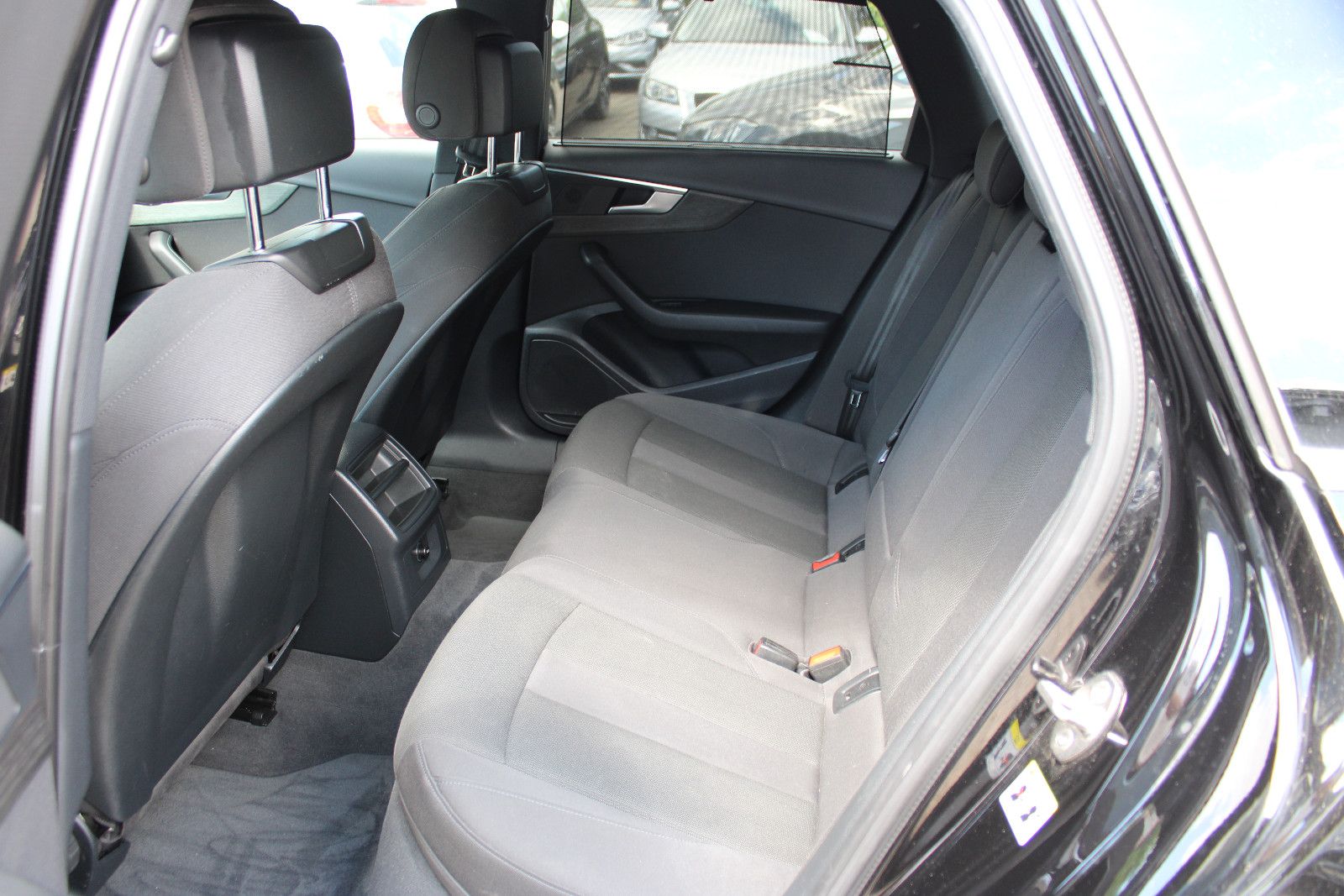 Fahrzeugabbildung Audi A4 40 TDI S tronic quattro Matrix-LED AHK