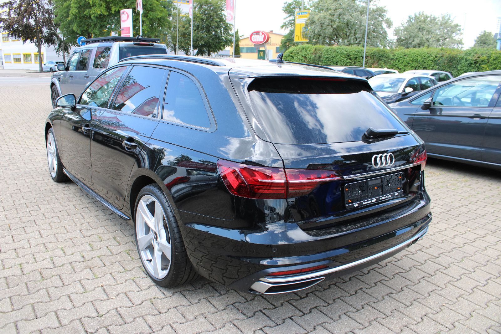 Fahrzeugabbildung Audi A4 40 TDI S tronic quattro Matrix-LED AHK