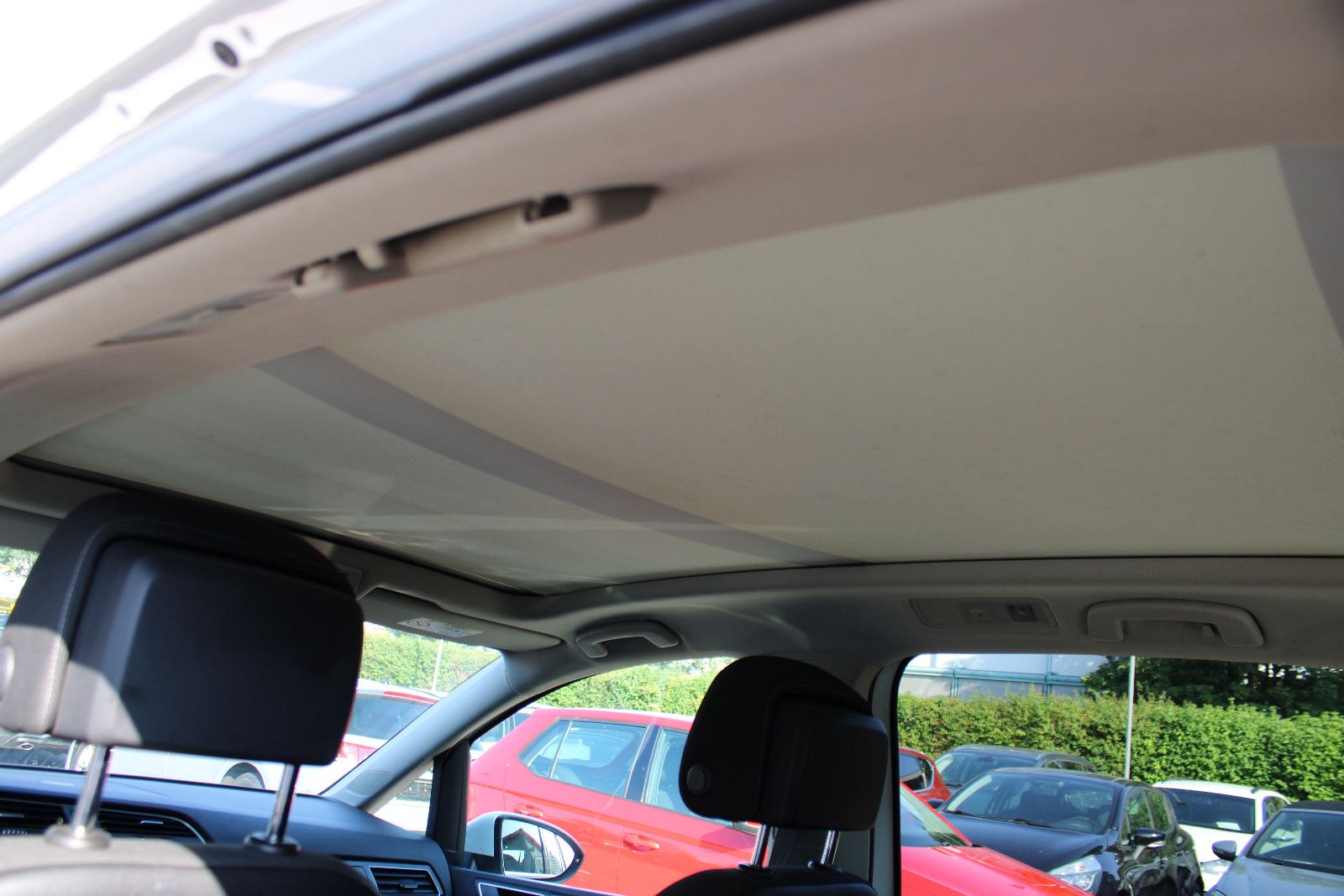 Fahrzeugabbildung Volkswagen Touran 2.0 TDI SCR DSG Highline BMT