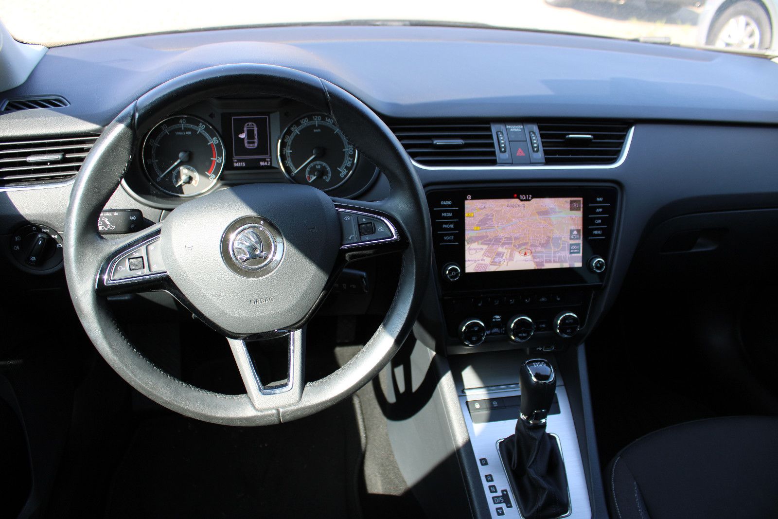 Fahrzeugabbildung SKODA Octavia 1.4 TSI DSG  Navi,PDC,AHK,LED
