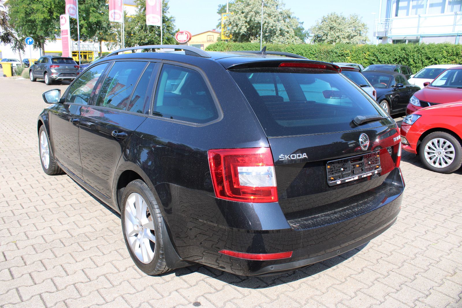 Fahrzeugabbildung SKODA Octavia 1.4 TSI DSG  Navi,PDC,AHK,LED