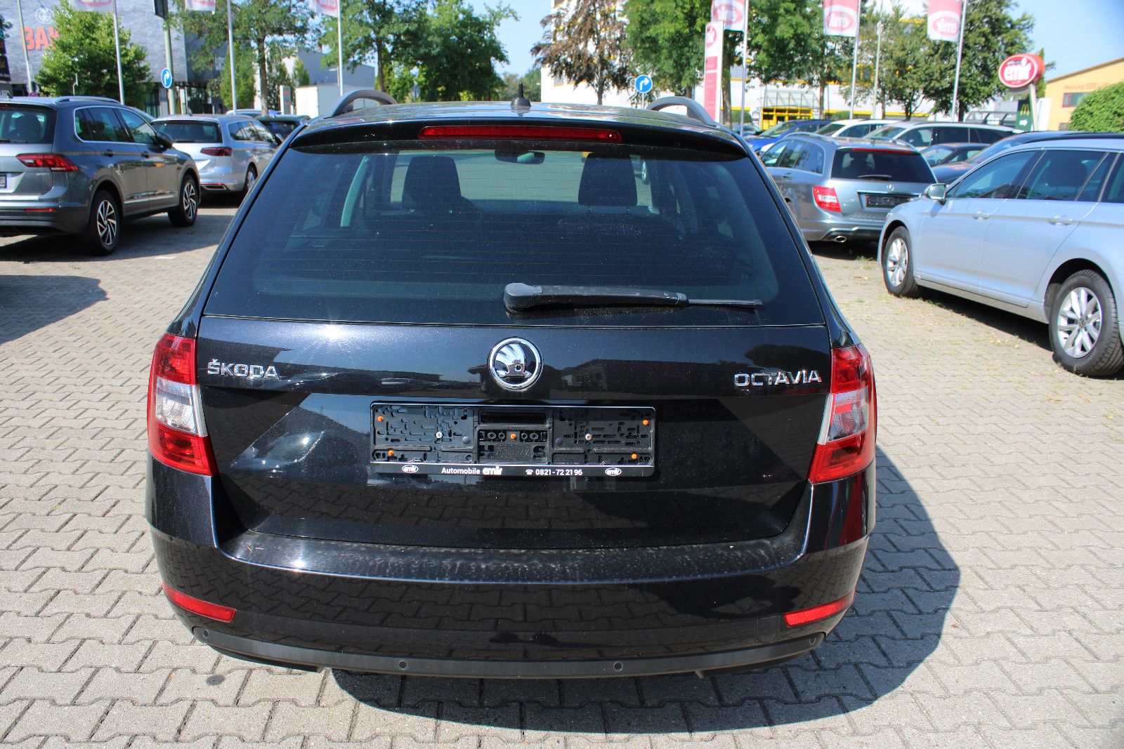 Fahrzeugabbildung SKODA Octavia 1.4 TSI DSG  Navi,PDC,AHK,LED