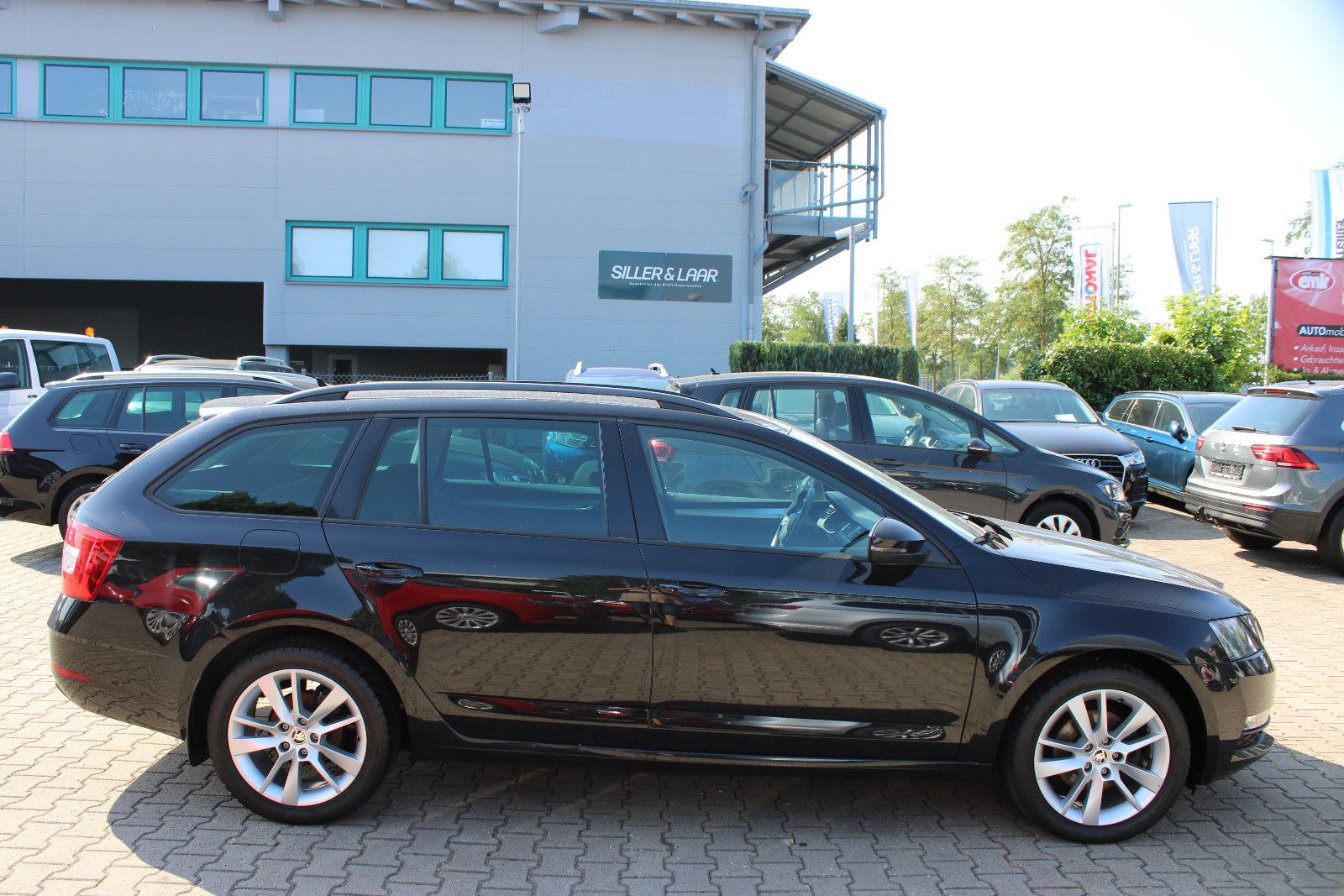 Fahrzeugabbildung SKODA Octavia 1.4 TSI DSG  Navi,PDC,AHK,LED