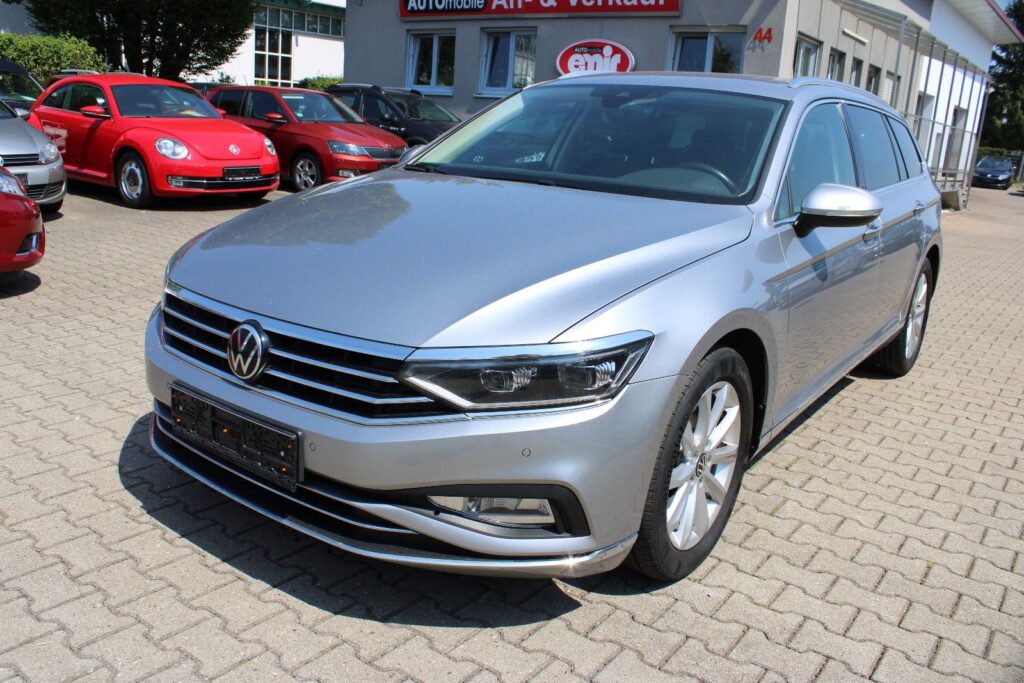 Volkswagen Passat Variant 2.0 TDI SCR DSG Navi,AHK,LED,SHZ,