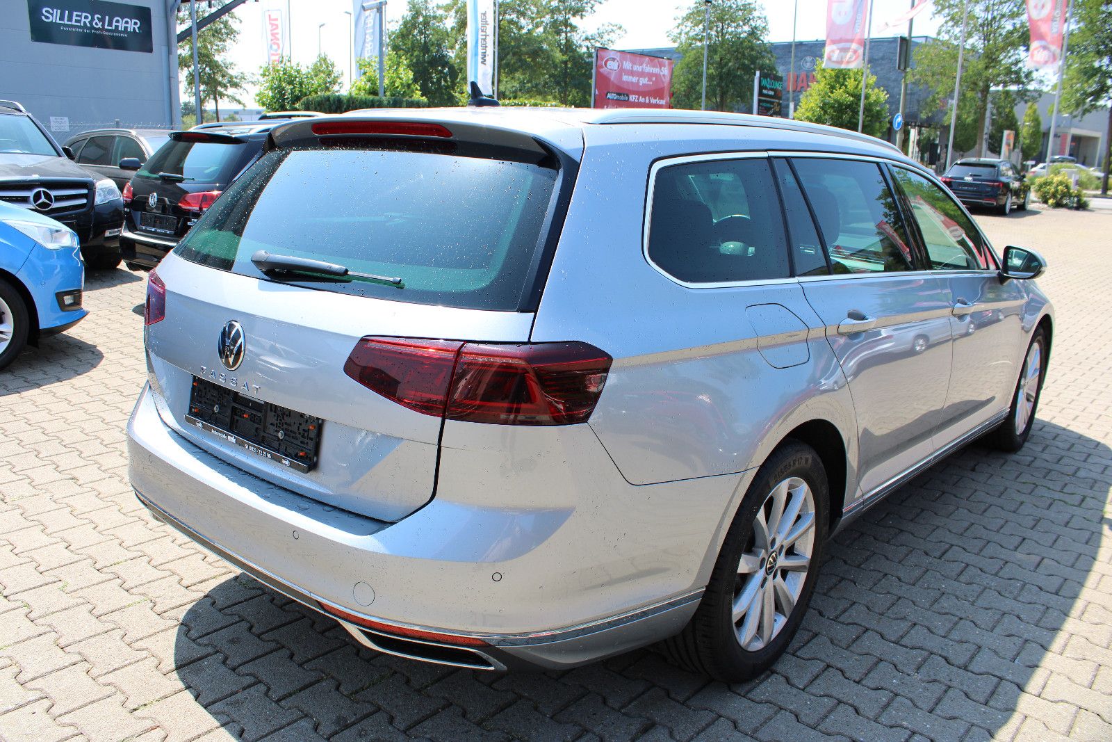 Fahrzeugabbildung Volkswagen Passat Variant 2.0 TDI SCR DSG Navi,AHK,LED,SHZ,