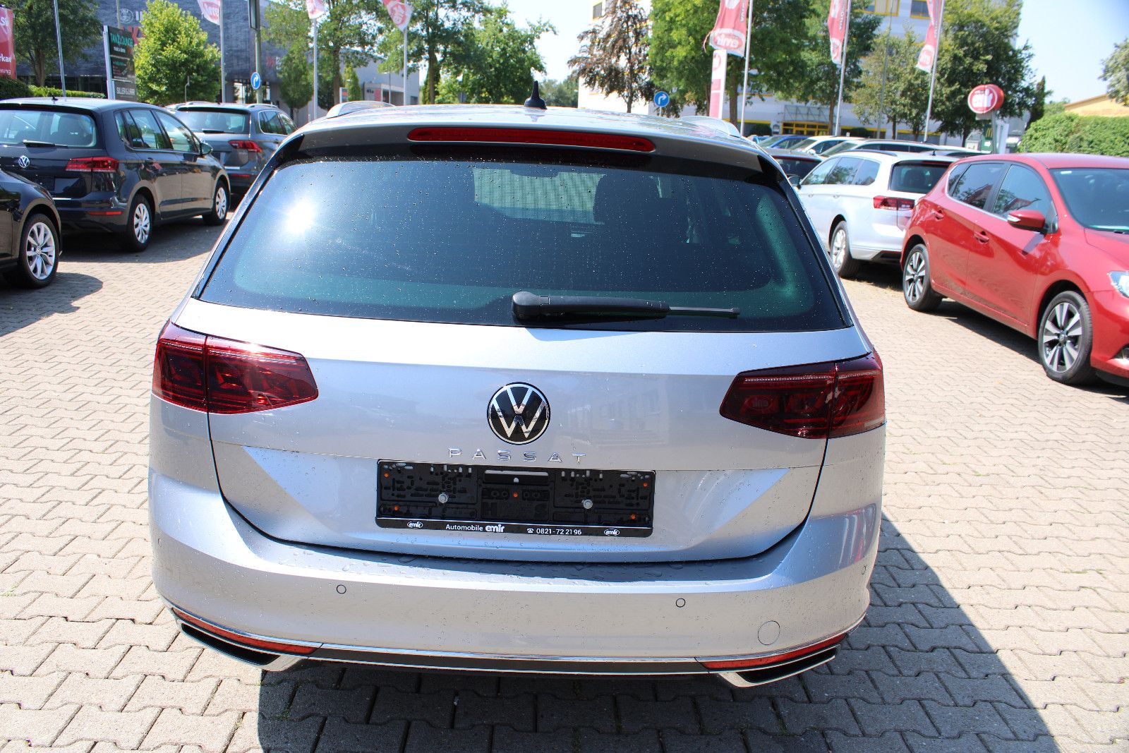Fahrzeugabbildung Volkswagen Passat Variant 2.0 TDI SCR DSG Navi,AHK,LED,SHZ,
