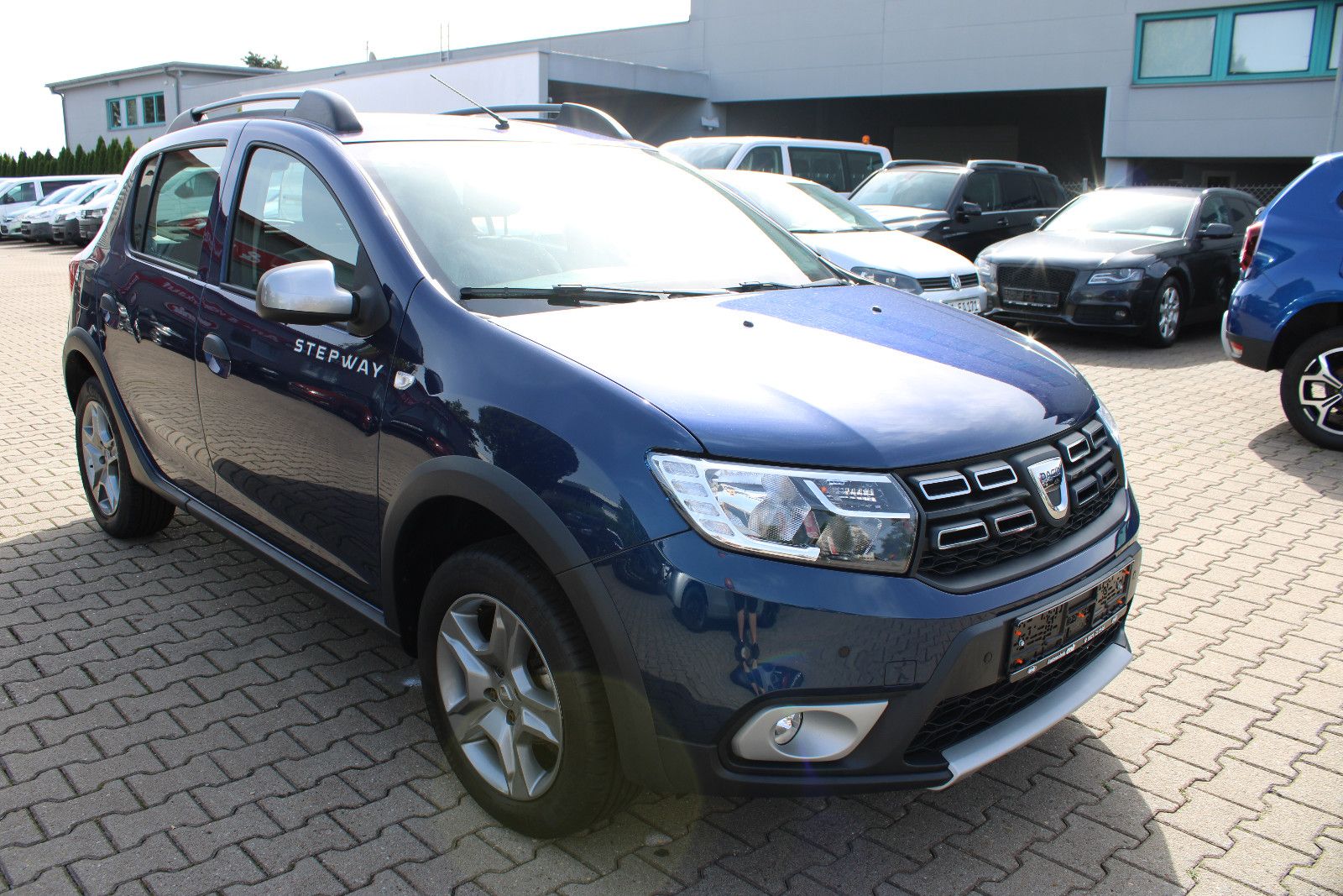 Fahrzeugabbildung Dacia Sandero TCe 90 Easy-R Stepway Kamera,SHZ,LED