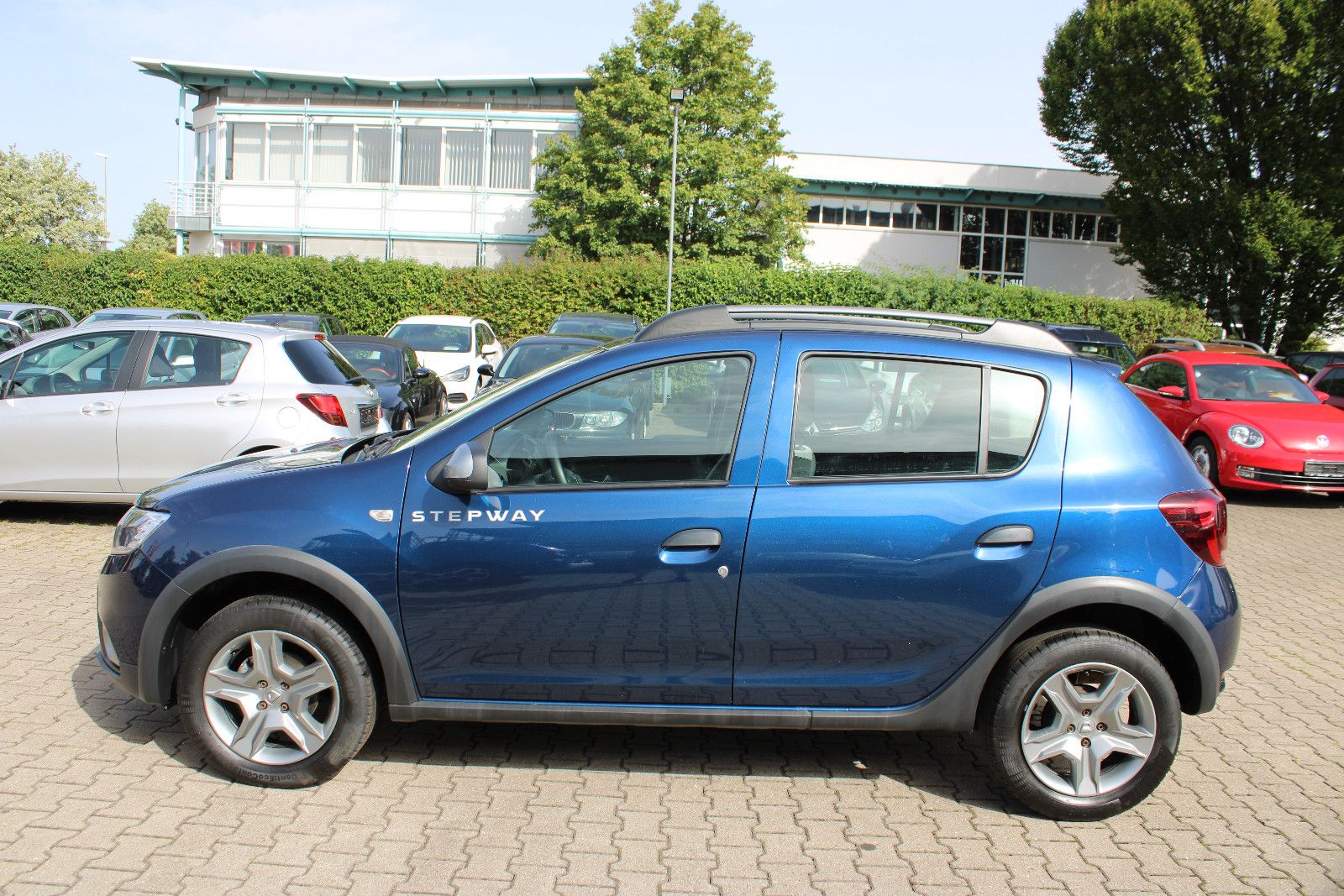 Fahrzeugabbildung Dacia Sandero TCe 90 Easy-R Stepway Kamera,SHZ,LED
