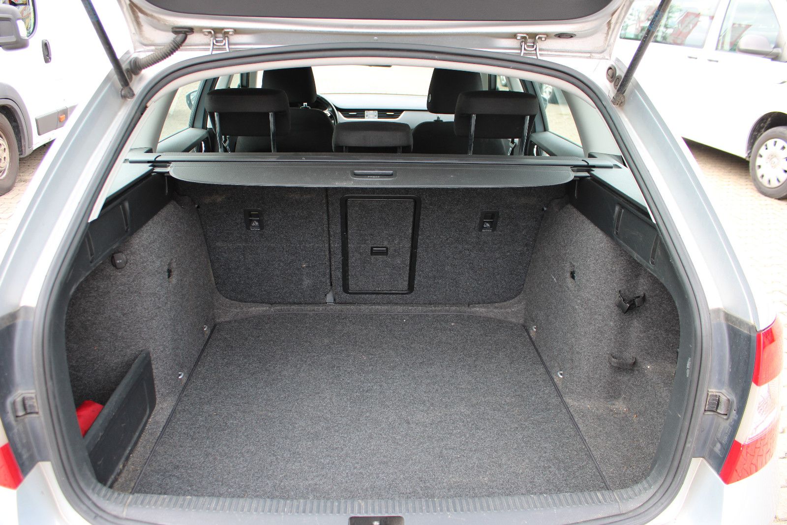 Fahrzeugabbildung SKODA Octavia 2.0 TDI 4x4 Ambition Combi